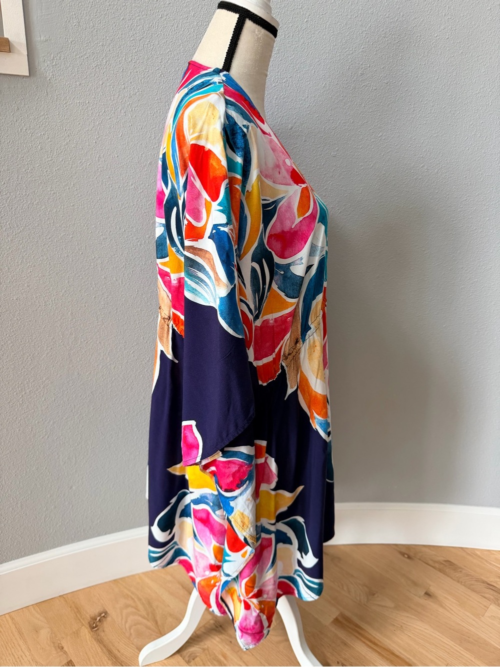 La Blanca Petals Watercolor Floral Tie-Front Kimono Caftan Cover-Up OS - Picture 6 of 11